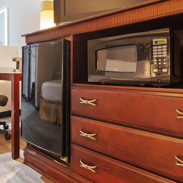 غرفة بسريرين كوين بمطبخ صغير، SureStay Hotel by Best Western Orange 8/8