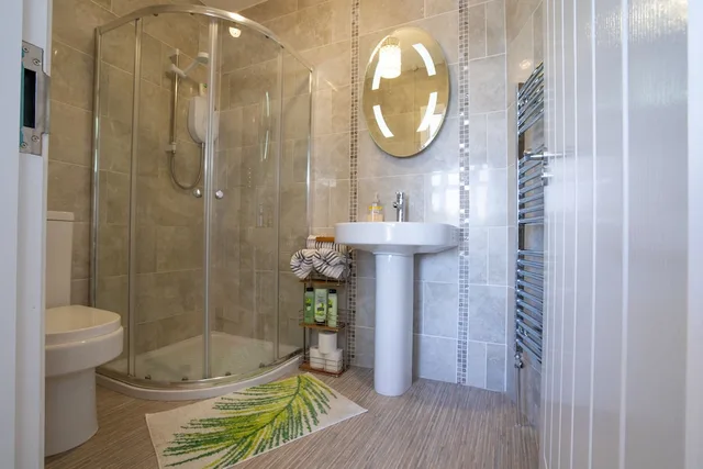 Deluxe, King Bed, Private Bathroom, Rest a While B Amp B 6/6