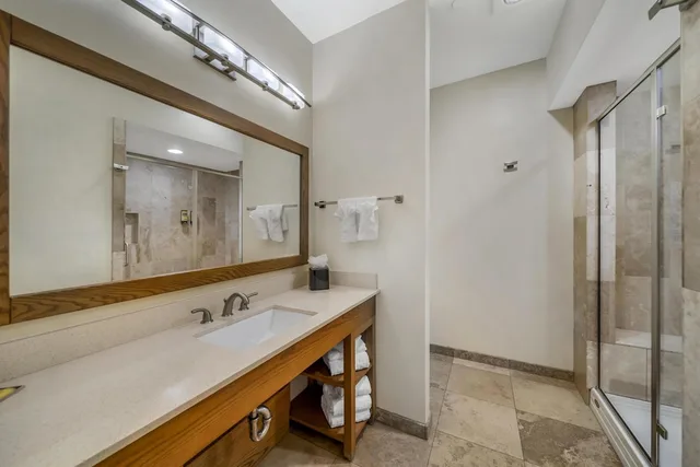 غرفة قياسية بسريرين كوين بإطلالة على المدينة، Best Western Plus Northwoods Inn 7/8
