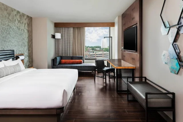 Deluxe, King Bed, City View, Lancaster Marriott at Penn Square 1/10
