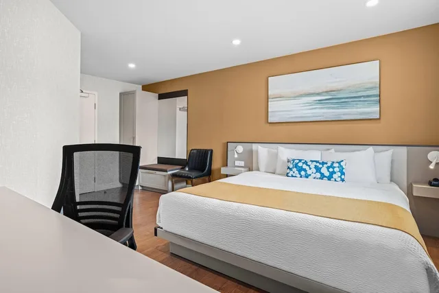 غرفة بسرير كينج، Days Inn by Wyndham Riviere-Du-Loup 4/8