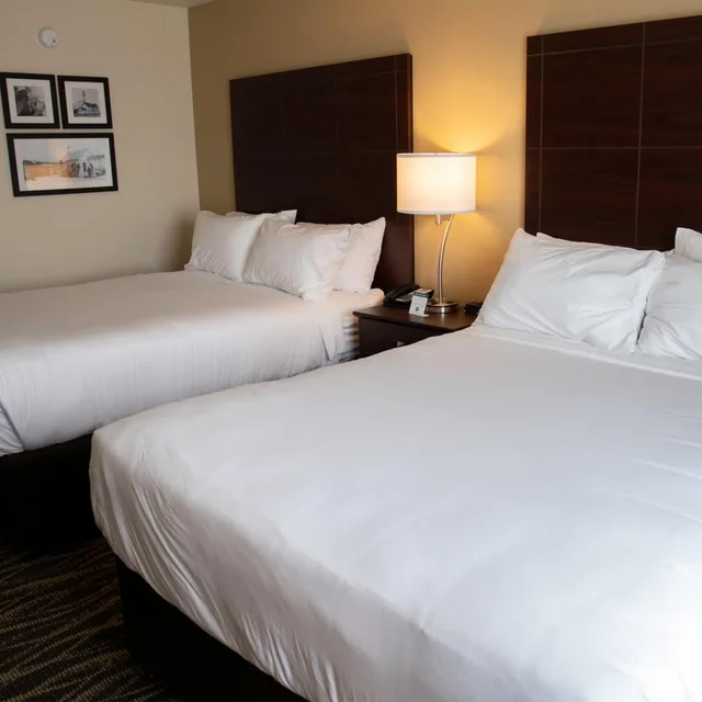 استوديو بسرير كوين لذوي الإعاقة، Cobblestone Hotel & Suites - Two Rivers 1/7