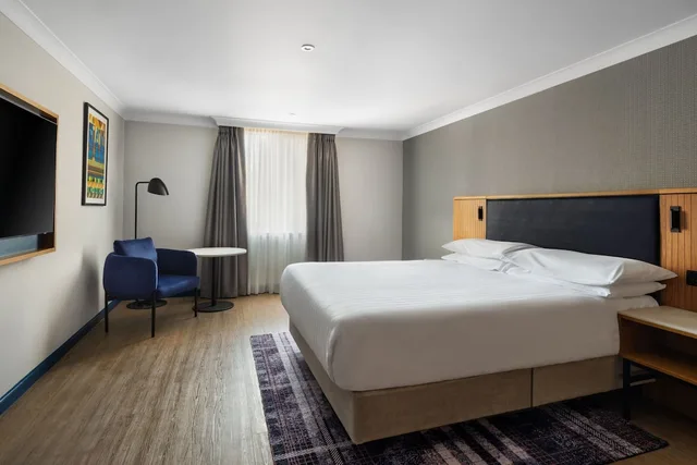 غرفة ديلوكس بسرير مزدوج، Edinburgh Marriott Hotel Holyrood 3/8