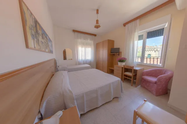 غرفة رباعية، Hotel Venezia Vasto 2/4