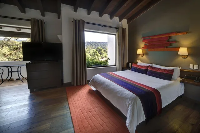 جناح جونيور بسرير كينج مع أريكة، Avandaro Golf And Spa Hotel 1/4