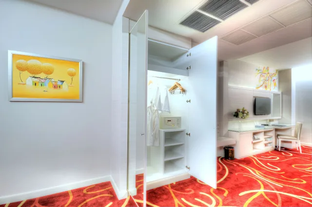 Junior Suite, Queen Bed, No Window، One One Bangkok 5/6