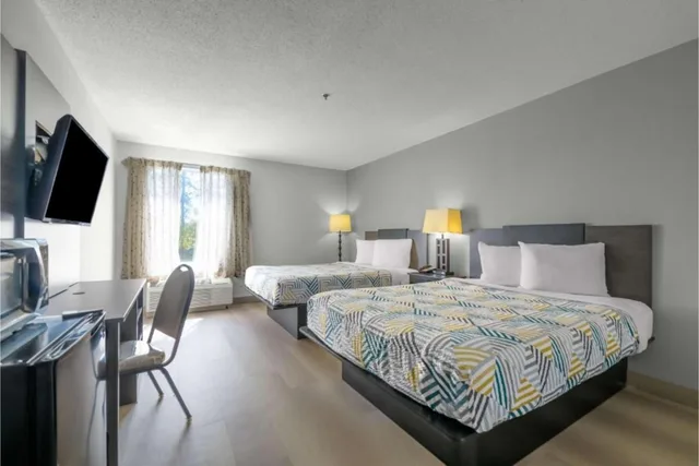 غرفة بسريرين مزدوجين للمدخنين، Baymont by Wyndham Newark/Wilmington 2/7
