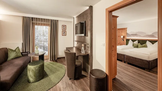 جناح بسرير كوين مع أريكة، Boutique and Fashion Hotel Maciaconi 2/2