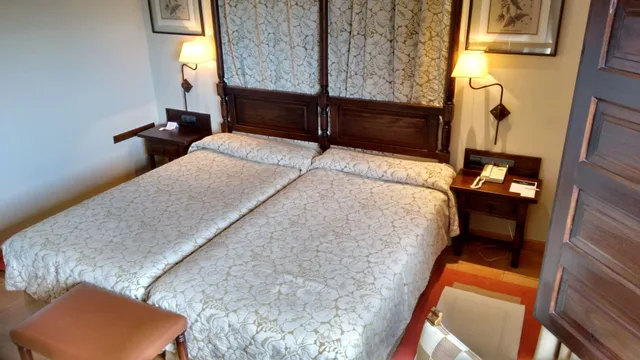 غرفة قياسية بثلاثة أسرّة، Parador de Sos del Rey Catolico 4/6