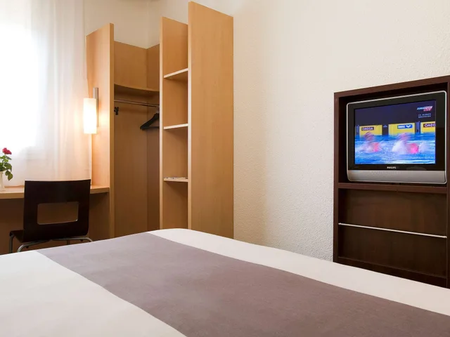 غرفة بسرير مزدوج، Ibis Cotonou 5/10