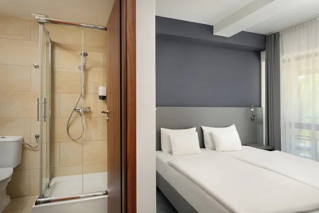 غرفة قياسية بسريرين منفصلين، Hotel Yacht Wellness & Business 6/6