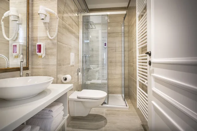 غرفة سوبيريور بسرير مزدوج بإطلالة على البحر، Hotel Bellevue 2/3