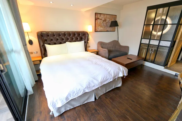 غرفة ديلوكس بسرير كوين، Nk Hostel 1/8