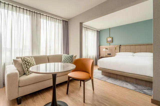 جناح كلوب جونيور مع دخول صالة النادي، Zurich Marriott Hotel 8/10
