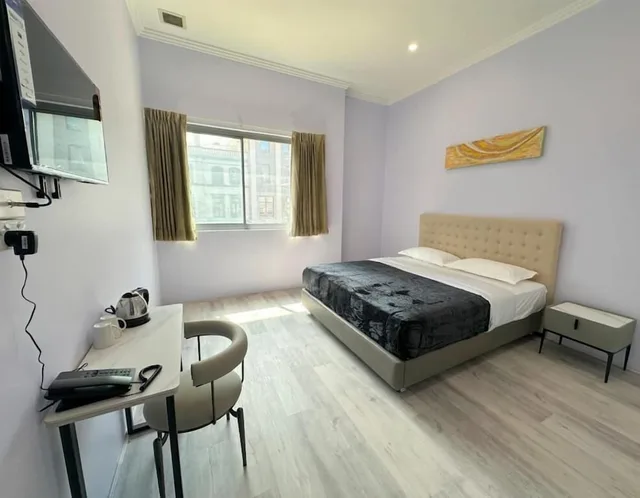 Deluxe, King Bed, Sydney RiseOn Hotel 1/3
