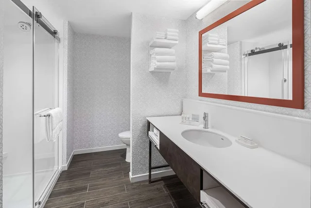 غرفة كبيرة بسرير كينج، Hampton Inn Woburn Boston 3/4