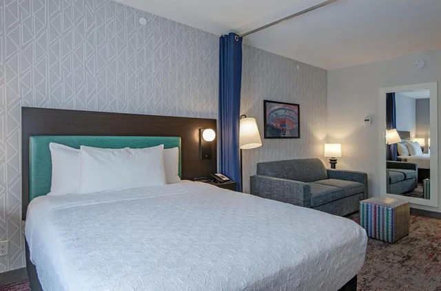 استوديو بسرير كوين مع أريكة، Home2 Suites By Hilton West Edmonton Alberta Canada 2/10