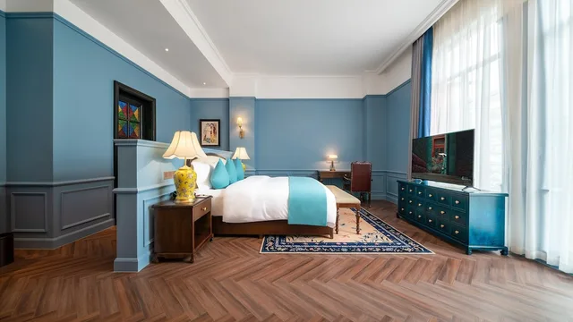 غرفة بريميوم بسرير كينج بإطلالة على الفناء، Hotel Indigo Heilong Lake 1/7