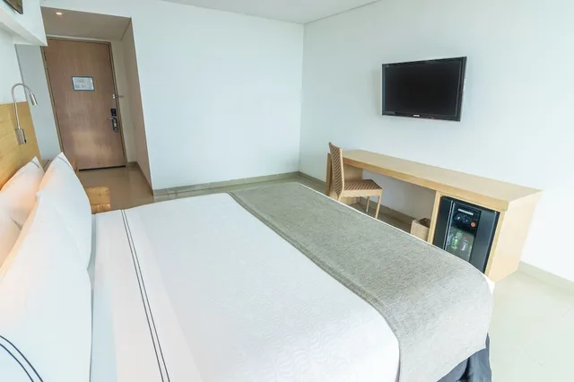 غرفة قياسية بسرير كوين، Sonesta Hotel Cartagena 2/7