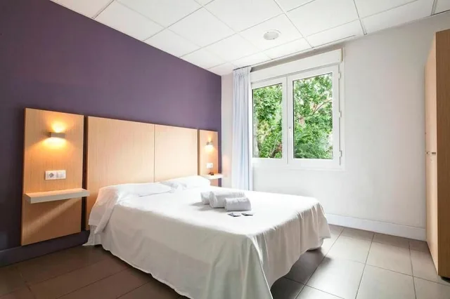 غرفة قياسية بسرير مزدوج، Hostal DingDong Putxet 2/9