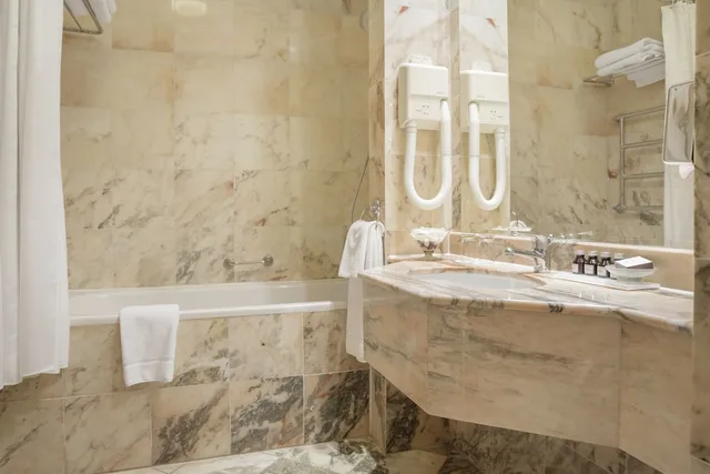 Superior, Queen Bed, Vilnius Grand Resort 4/4