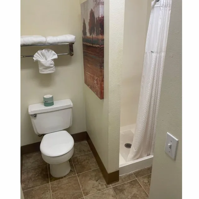 غرفة بسرير كينج يُسمح فيها بالحيوانات الأليفة، Gateway Inn 8/10