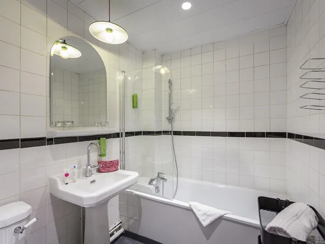 Family, 1 Double and 2 Bunk Beds، greet Hotel Marseille Centre Saint Charles 9/10