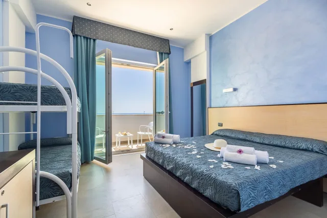 غرفة عائلية بإطلالة على البحر بشرفة، Hotel Jonico 2/3