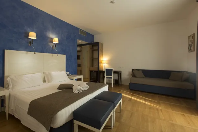 غرفة ديلوكس رباعية، FLORIS HOTEL 2/5