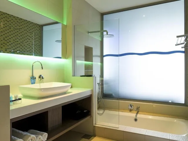 غرفة عائلية بسرير بطابقين وسرير كوين، One 15 Marina Club 5/8