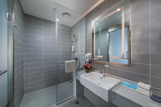 غرفة قياسية بسرير كينج وسرير كوين، Holiday Inn Express Yantai Yeda 7/7