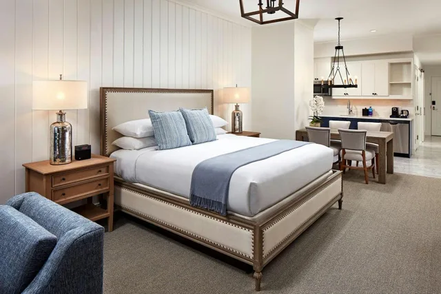 Boardwalk, Suite, King Bed, Ocean Front, Sofa, Balcony، Vespera Resort on Pismo Beach, Autograph Collection 1/4