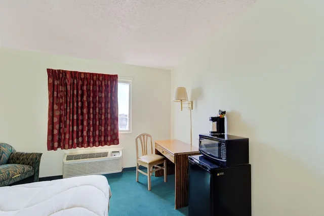 غرفة بسريرين كوين للمدخنين، Capital O Amerihost Inn and Suites Mexico Hwy 54 MO 4/7