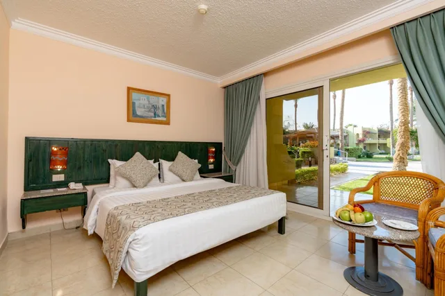 غرفة قياسية بإطلالة على الحديقة، Palm Beach Resort 4/8