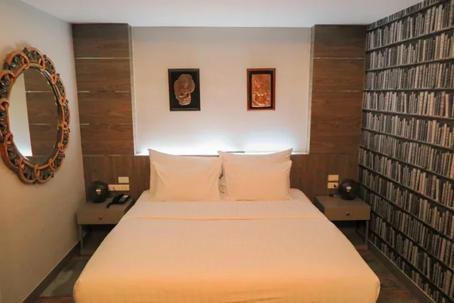 غرفة فاخرة بجاكوزي، V20 Boutique Hotel 5/8
