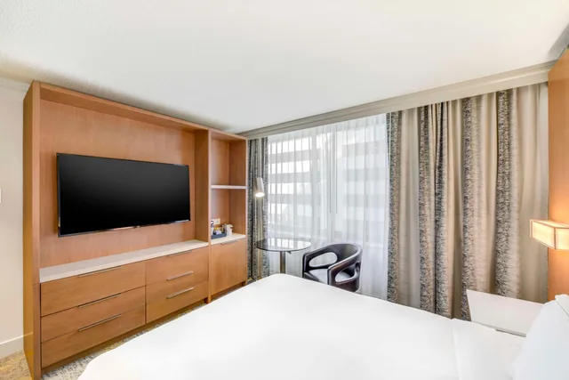 غرفة ديلوكس بسرير مزدوج بإطلالة، Hilton Washington DC Capitol Hill 3/5