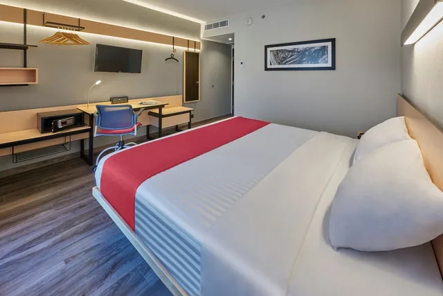 غرفة بسرير كينج، City Express Plus by Marriott Puerto Vallarta 2/8