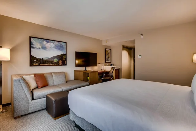 غرفة بسرير كينج مع أريكة، Hyatt Place Keystone 7/10