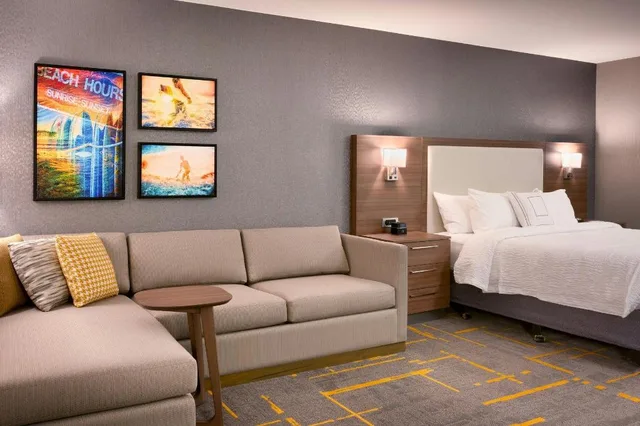 جناح بسريرين منفصلين وسرير كينج وسرير بطابقين بغرفتين مع أريكة، Towneplace Suites Los Angeles Lax Hawthorne 2/6