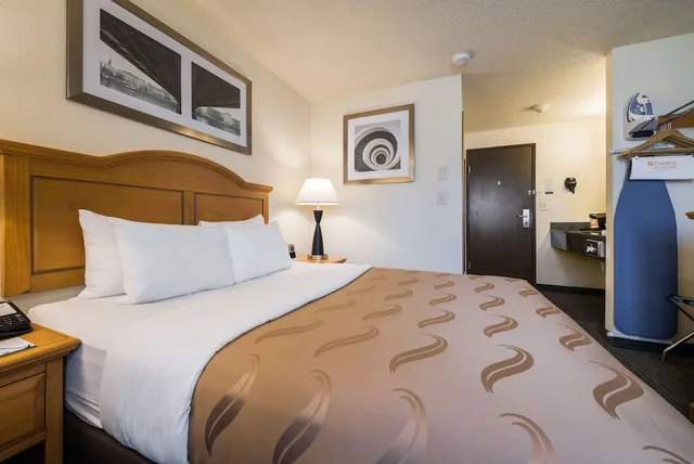 غرفة قياسية بسرير كوين، Quality Inn & Suites Silverdale Bangor-Keyport 2/10
