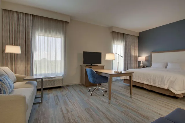 جناح استوديو بسرير كينج، Hampton Inn Sneads Ferry North Topsail Beach 1/4