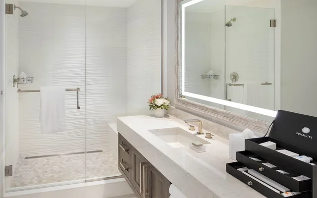جناح بسرير كينج، Sunseeker Resort Florida Gulf Coast , Curio Collection 3/3