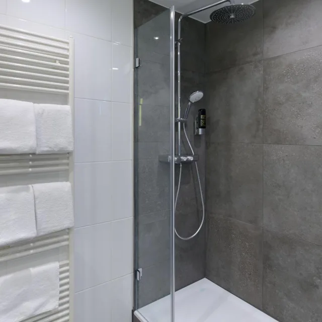 غرفة ثلاثية بسرير كينج، Hotel Am Kloster 4/7