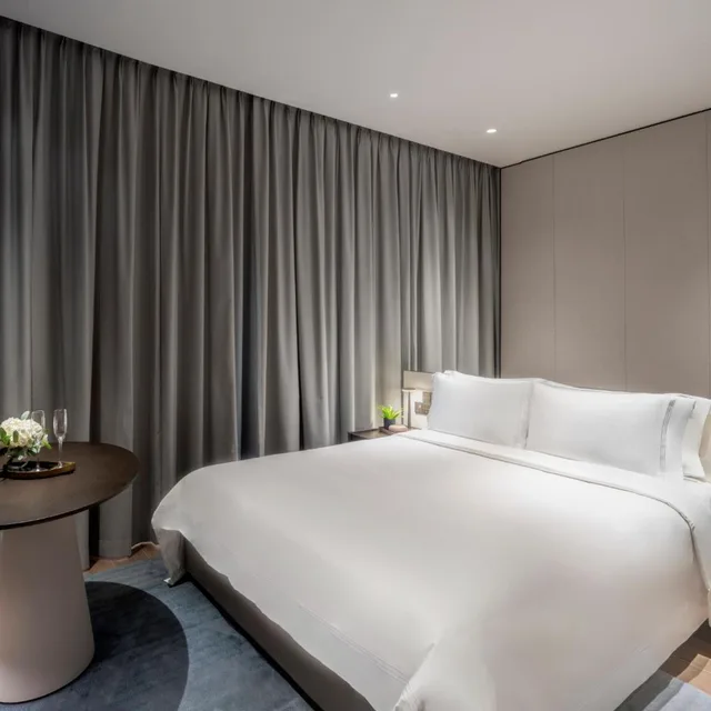 Premier, Studio, King Bed, Lounge Access, Fraser Residence River Promenade Singapore 2/5