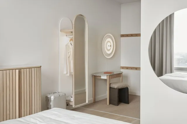 غرفة قياسية بسرير كوين مع سرير إضافي، Original Sokos Hotel Tripla 4/4