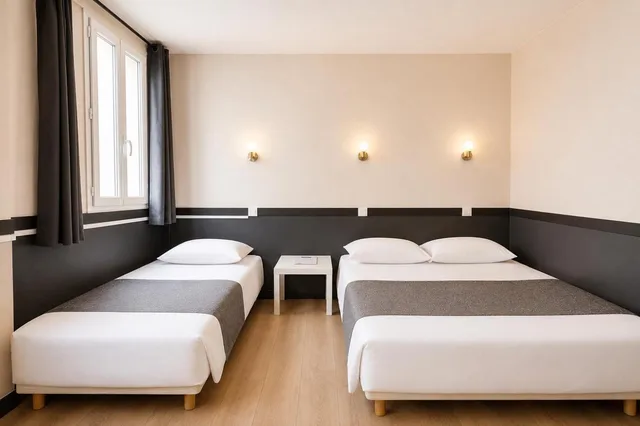 غرفة ثلاثية، Hotel des Bains 9/10