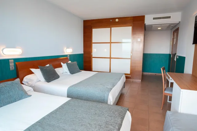 غرفة بثلاثة أسرّة، Cibeles Playa 3/5
