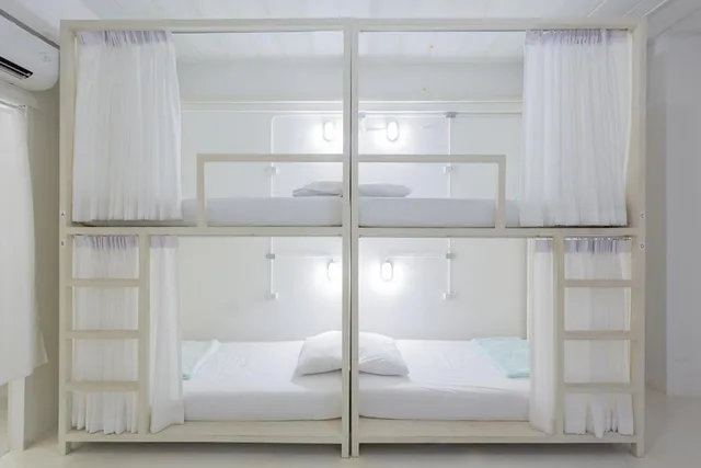 جناح، Hao Hostel Phuket 1/3