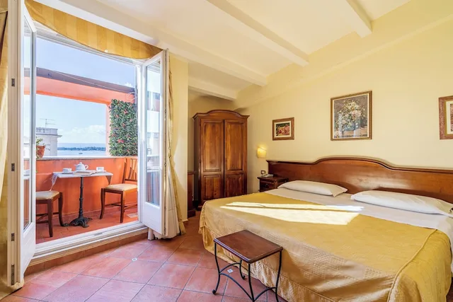 Comfort, Triple, Double Bed, Ocean View, Balcony, Mediterraneo Siracusa 2/4