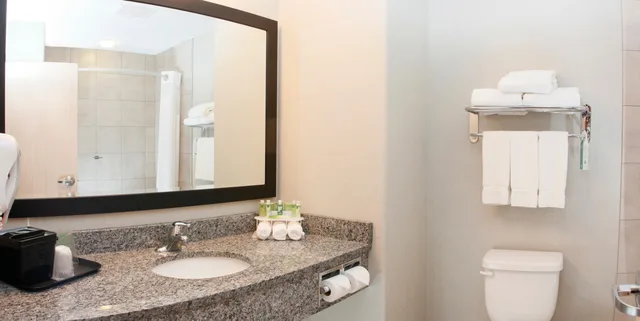 Suite, King Bed, Holiday Inn Express Fort St John 3/5